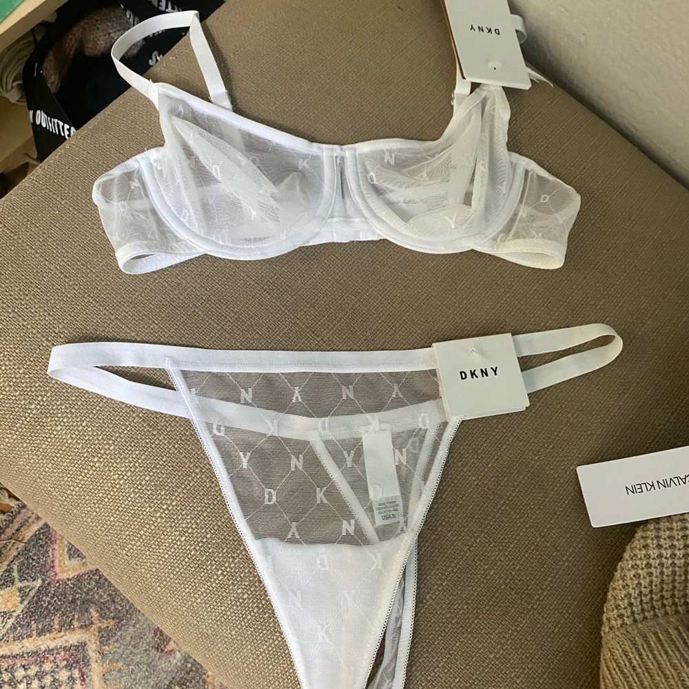Beautiful white lingerie set 😍